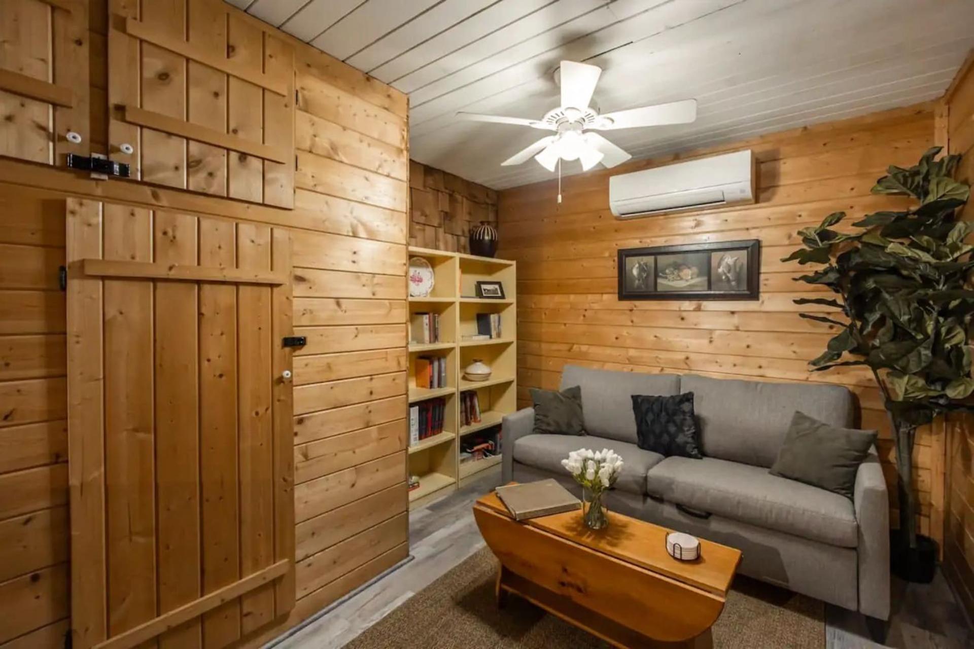 Riverside Log Cabin W Hot Tub Fire Pit Huge Deck Rileyville ภายนอก รูปภาพ
